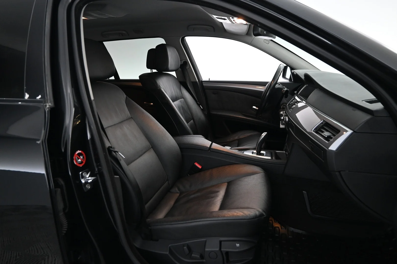 Car Image - 45L9taAcQMNZaRISZLudPR