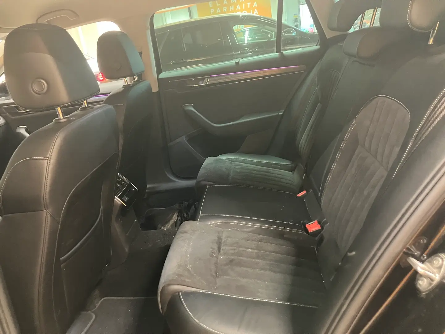 Car Image - 7Gx5Y3WQkpWB7JmkHUjuTN