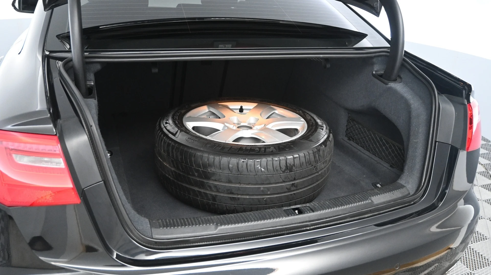 Car Image - 4Lu6GLLCuNbZ6AYpO4kg4s