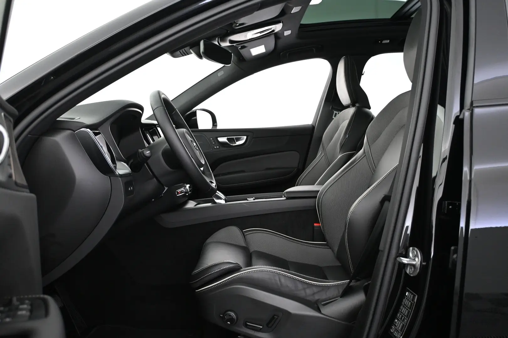 Car Image - 62Ozvl7IRMM4M4p69uTxHV