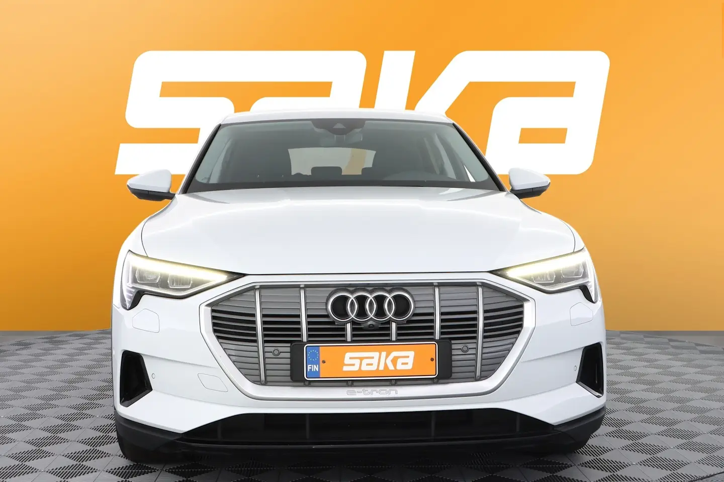 Car Image - FrliycviR5Avr3tVogbnr
