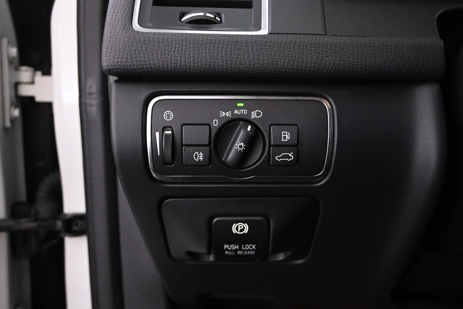 Car Image - 4GeYXSsRLEbxpOVdmxFFit