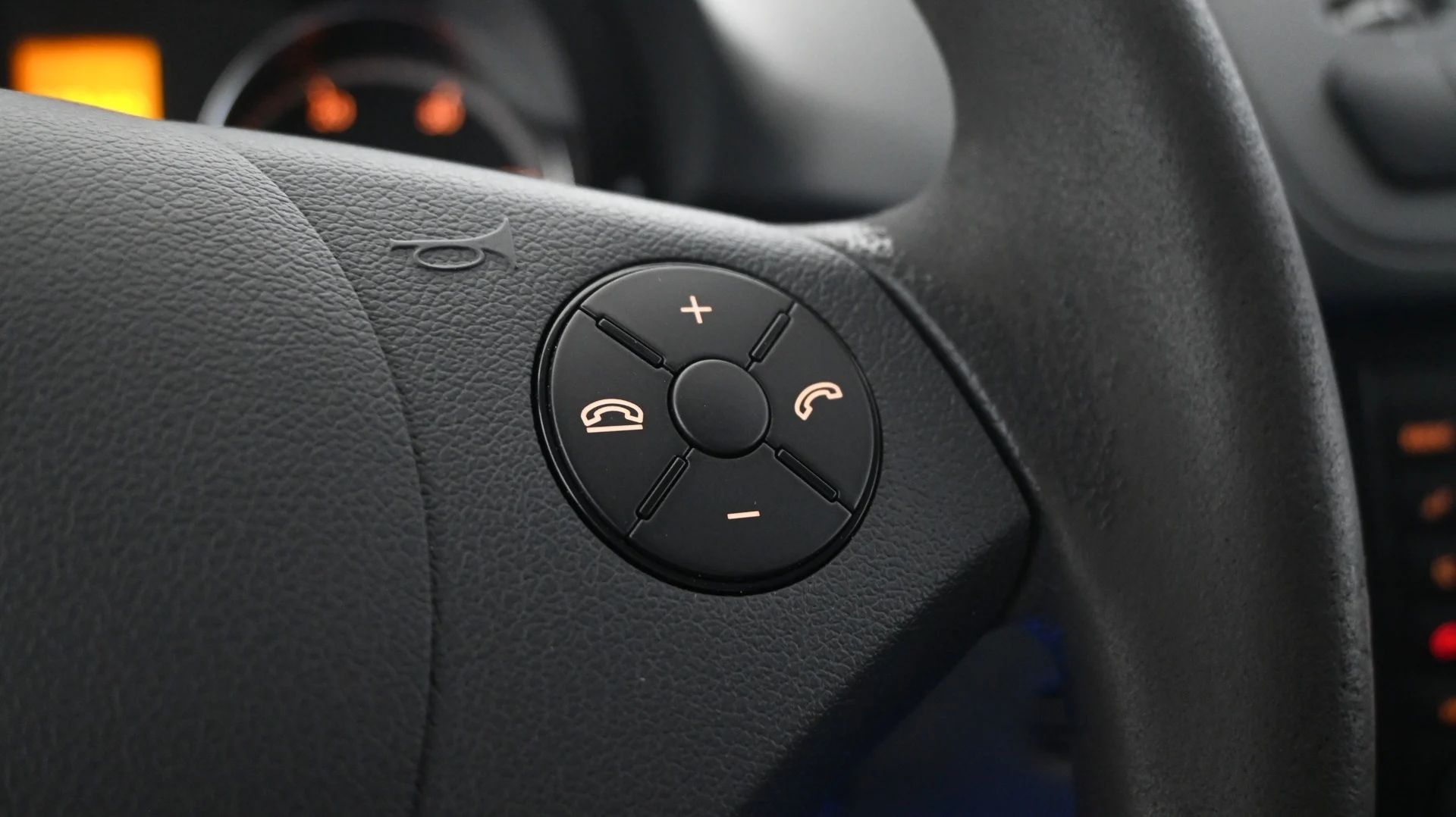 Car Image - 7ePn4q7PD7OMnAuXghnjzI