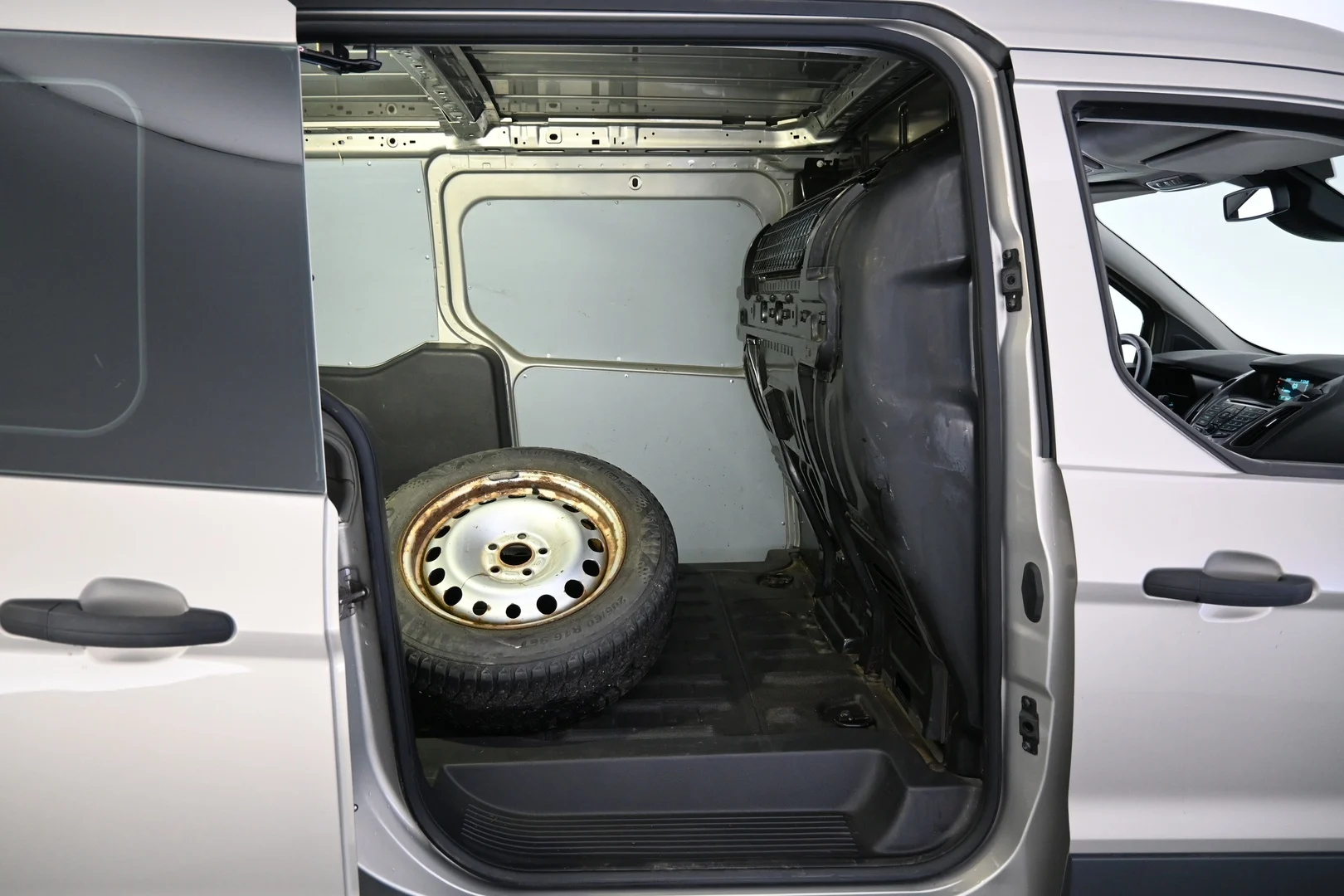 Car Image - 7gGpzzcXZxNc8EHFKYLPV1