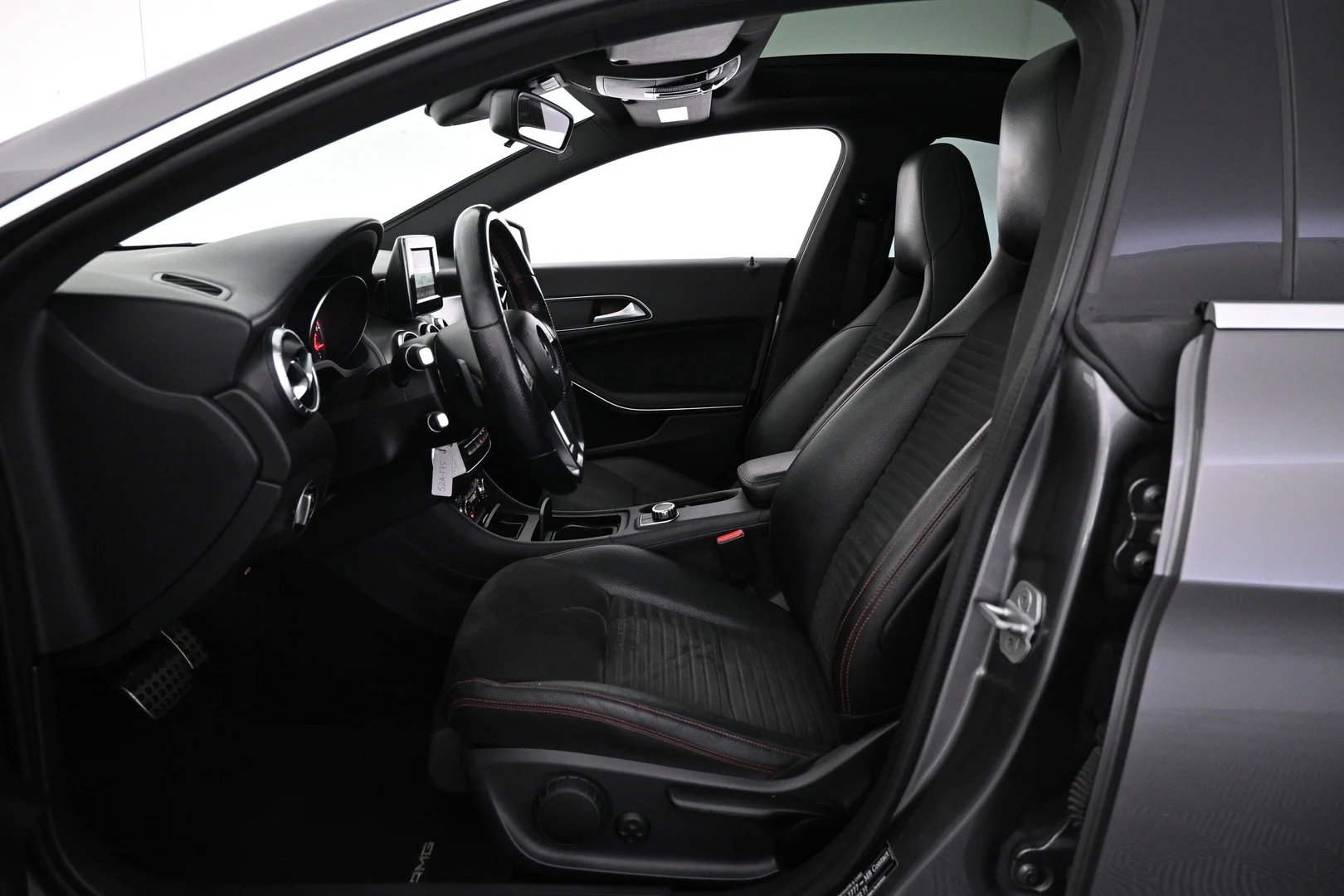 Car Image - 2SwKqRcRaUFfAt1ioTcqmF