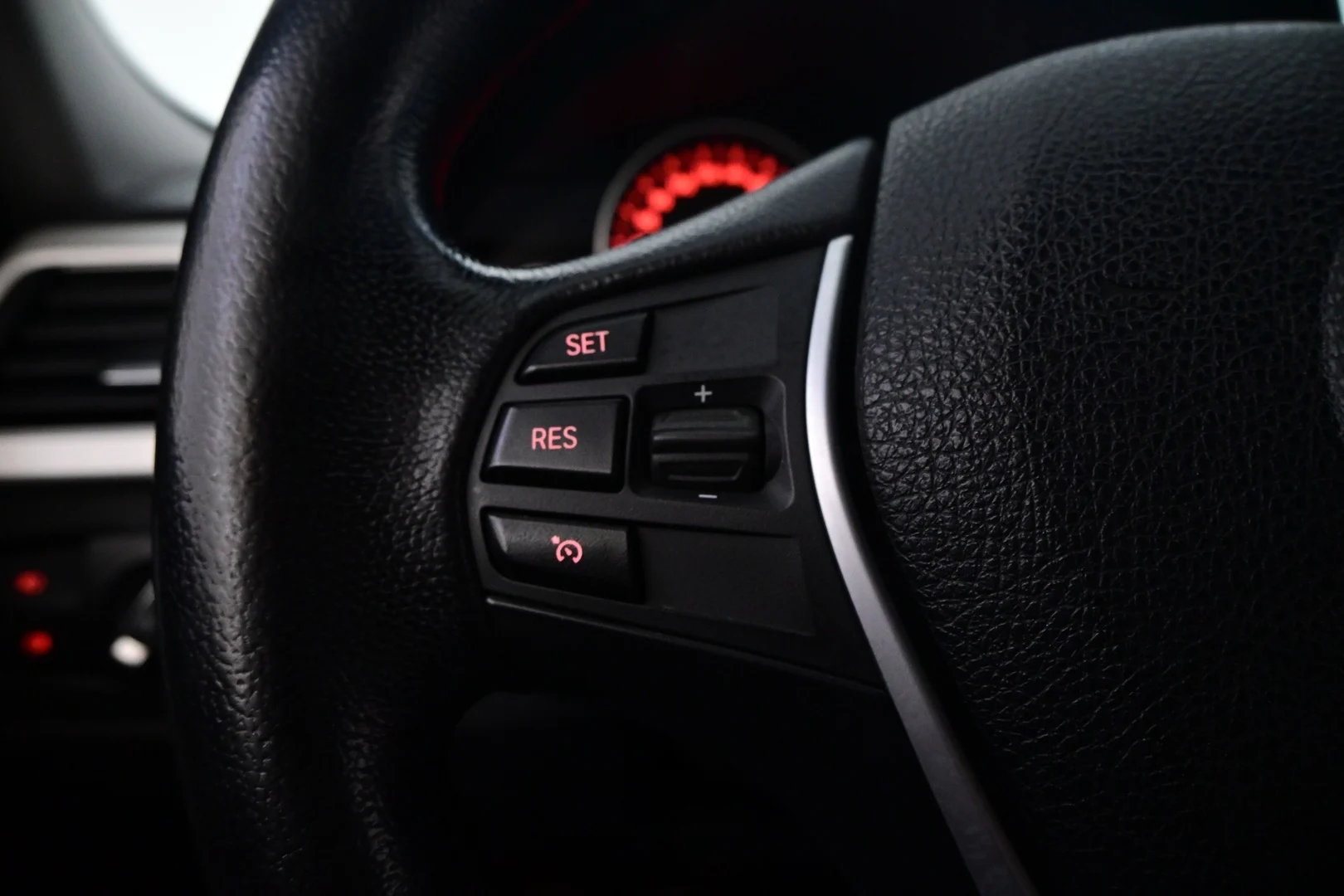 Car Image - 6iIB1xkVMS4LffP70Cuv5p