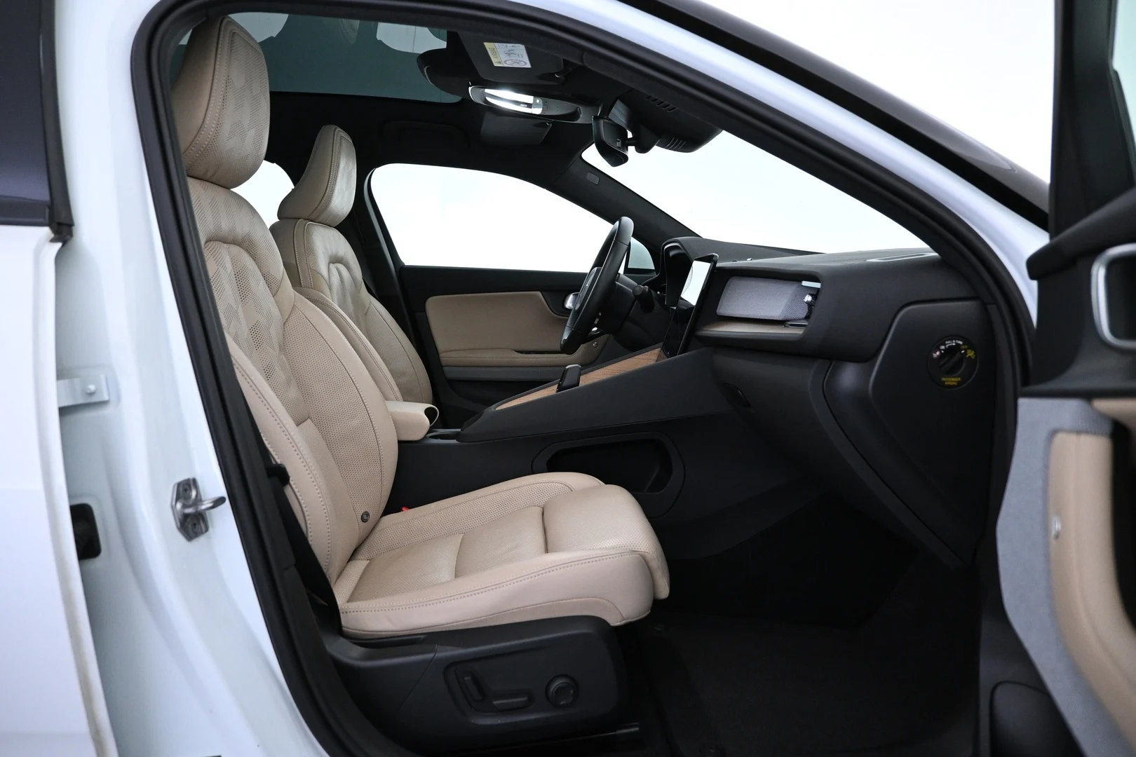 Car Image - 6zMgKQgXsSBAtZRjBRPqqX