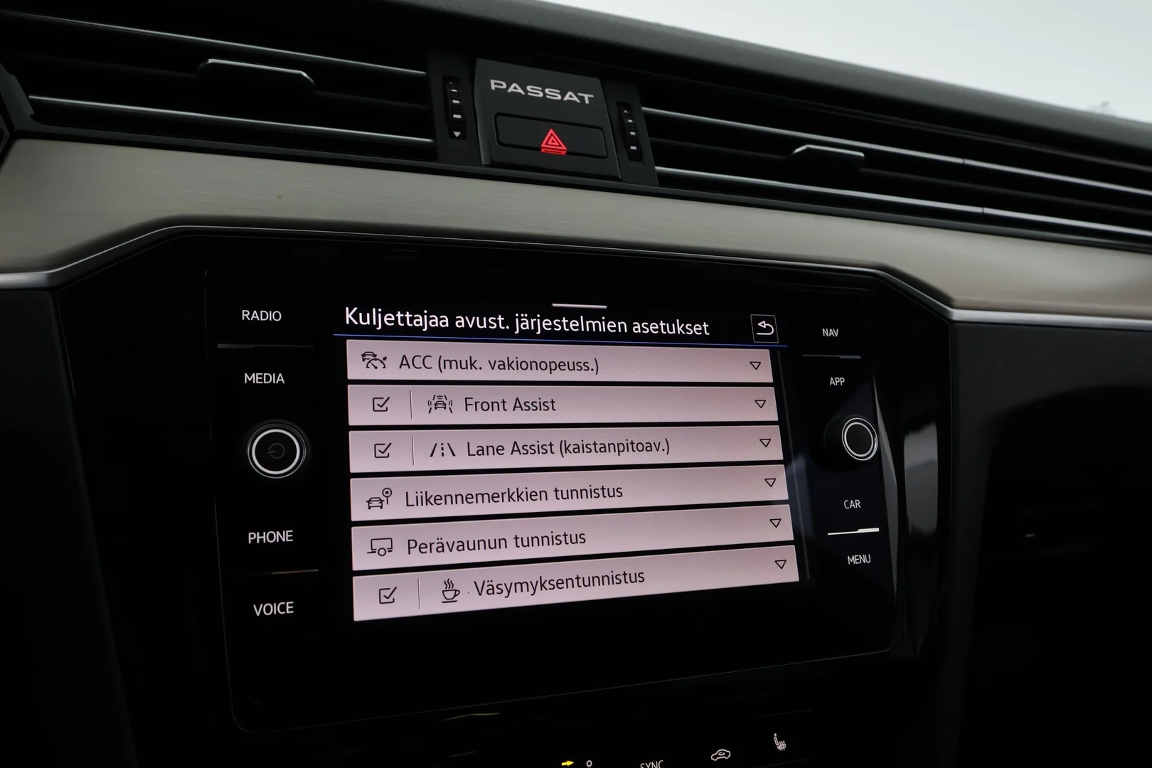 Car Image - dbpsPVn8iqfP5SgteeVfh