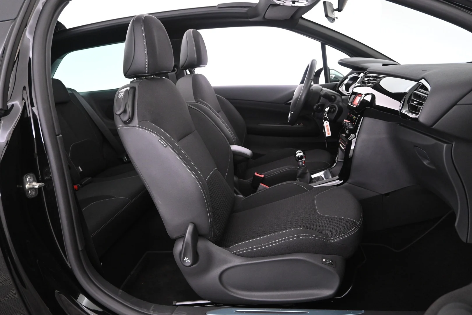 Car Image - xqlHiyB3ajRM6RiQARzM0