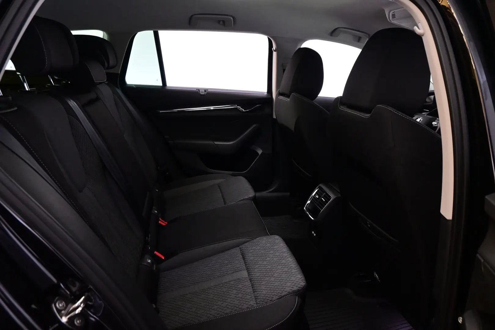 Car Image - 24ebS24uef5geMkQm4CugS