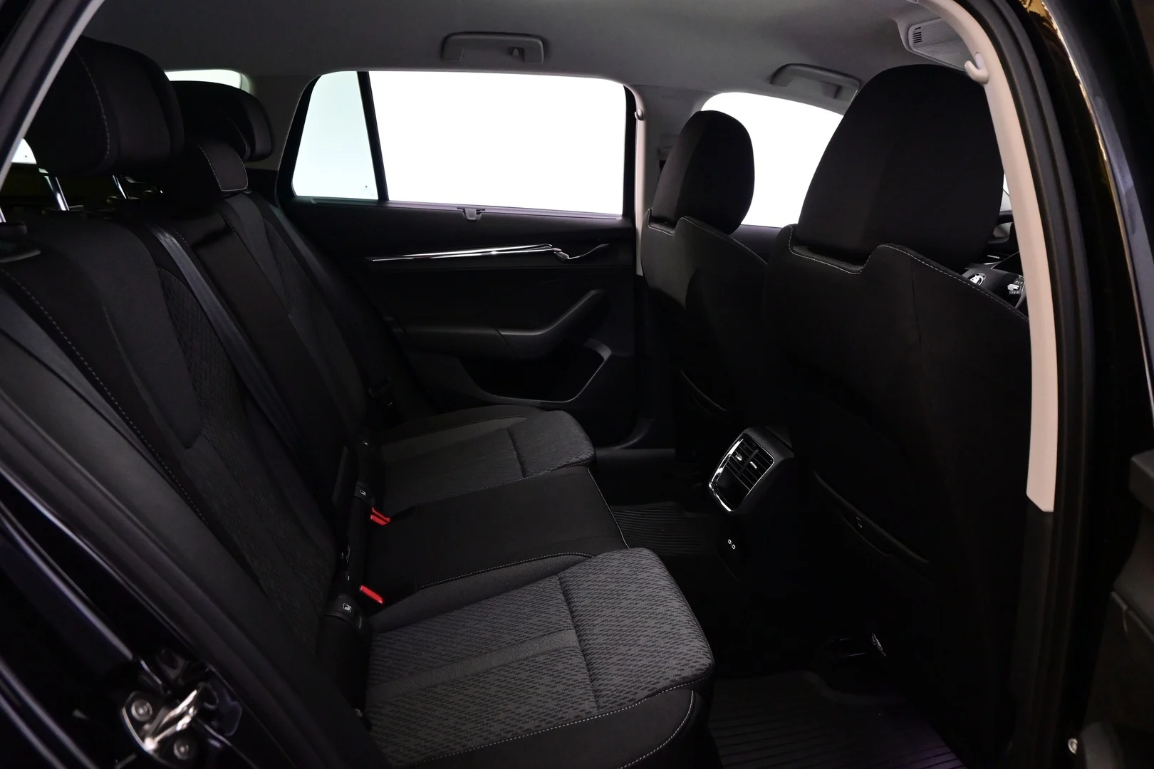 Car Image - 24ebS24uef5geMkQm4CugS