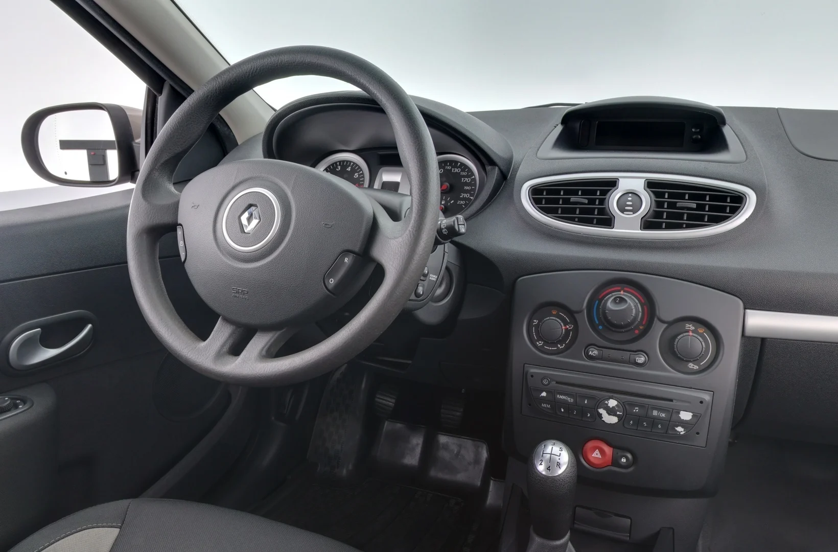 Car Image - 1mziNovOajxoAXFK8Sz7Xe