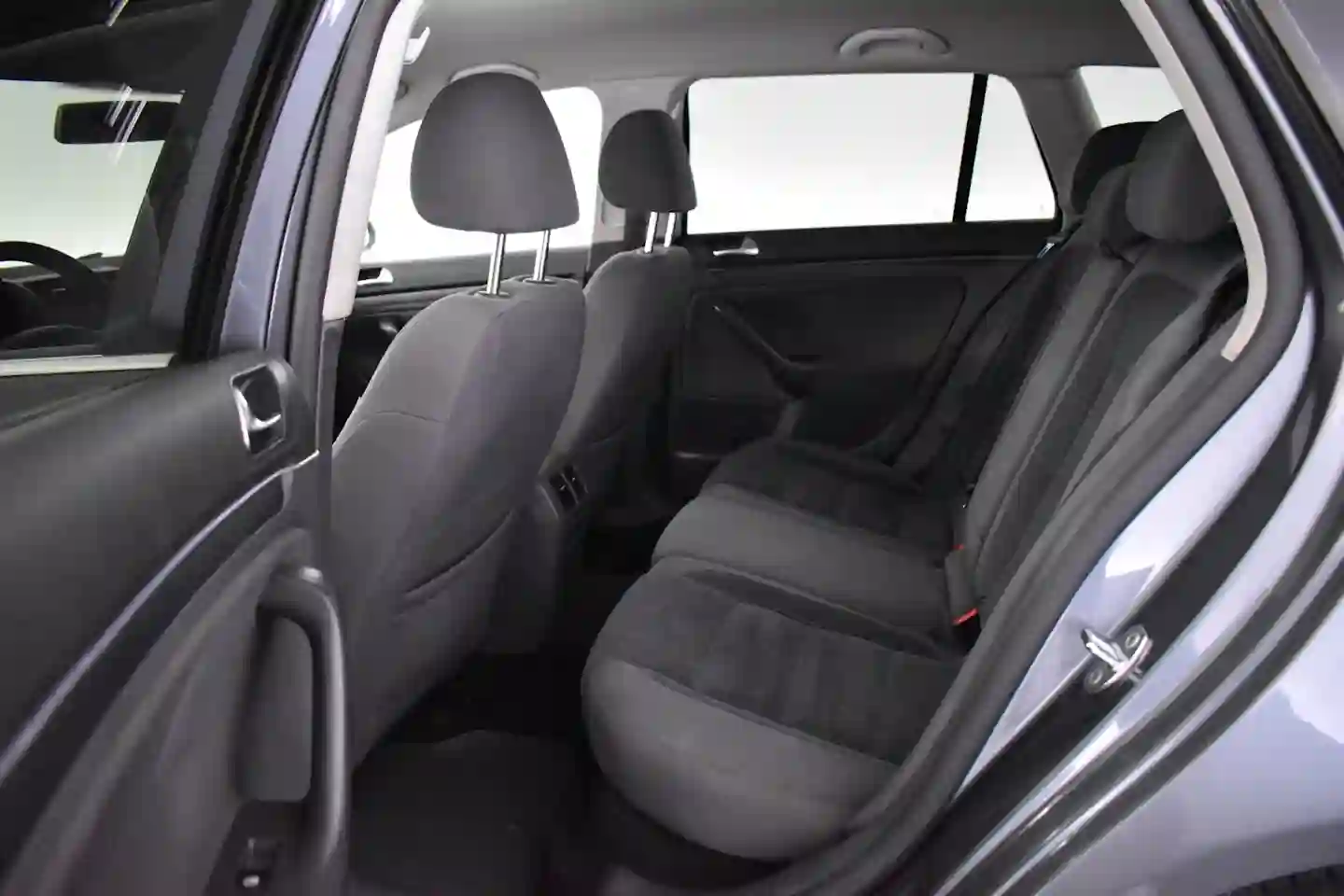 Car Image - 5GppVSubvnVs4aZrHH8oMN
