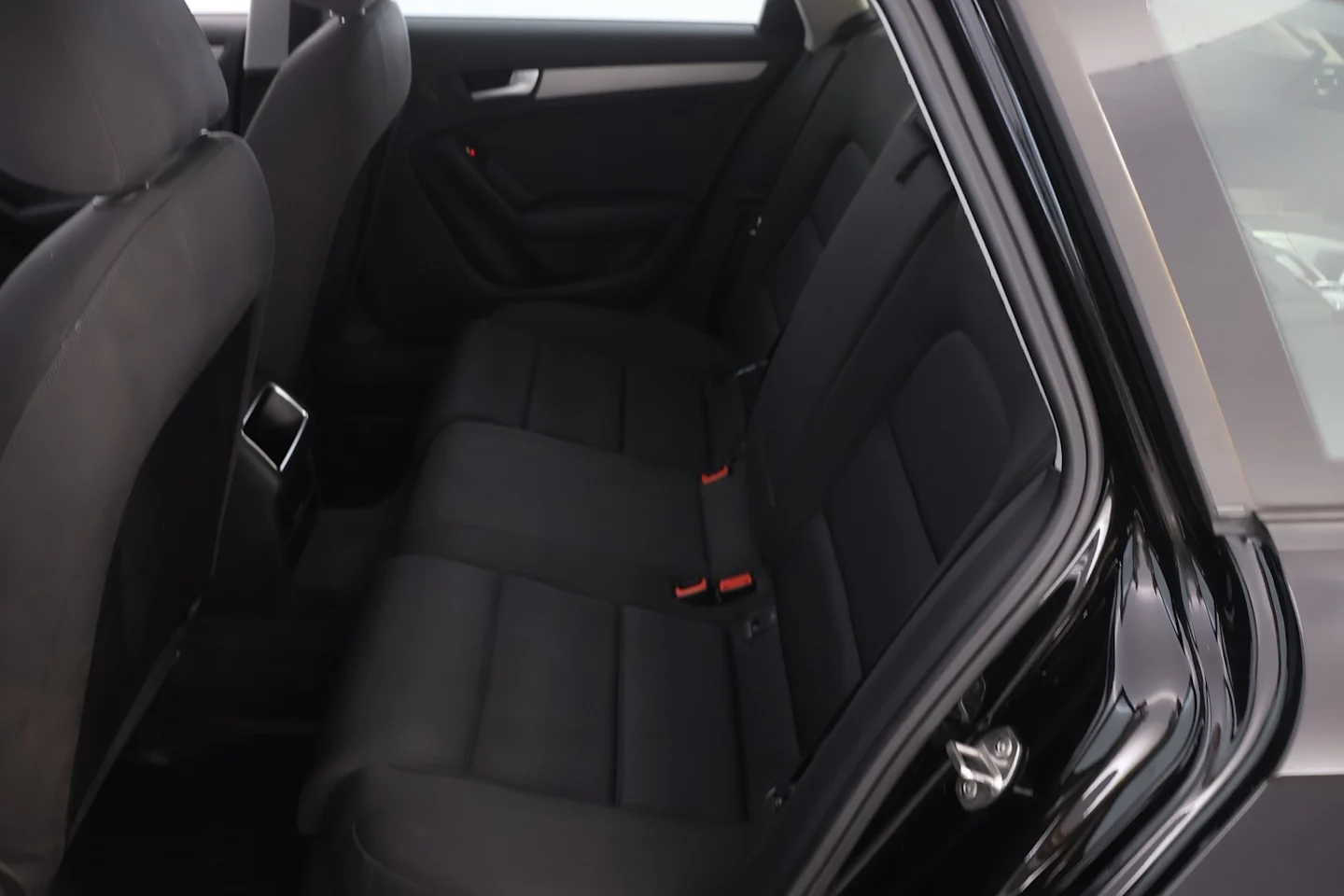 Car Image - 4o8z3EfavhIlfFxTKoxqPR