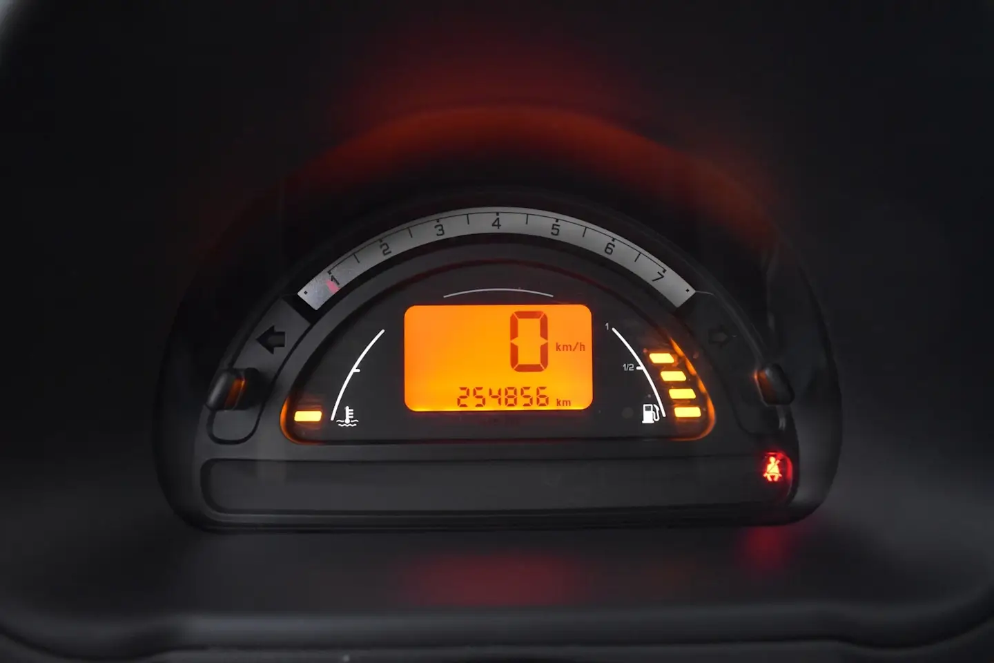 Car Image - 2baX82Auo81UQW3xoOUxxT