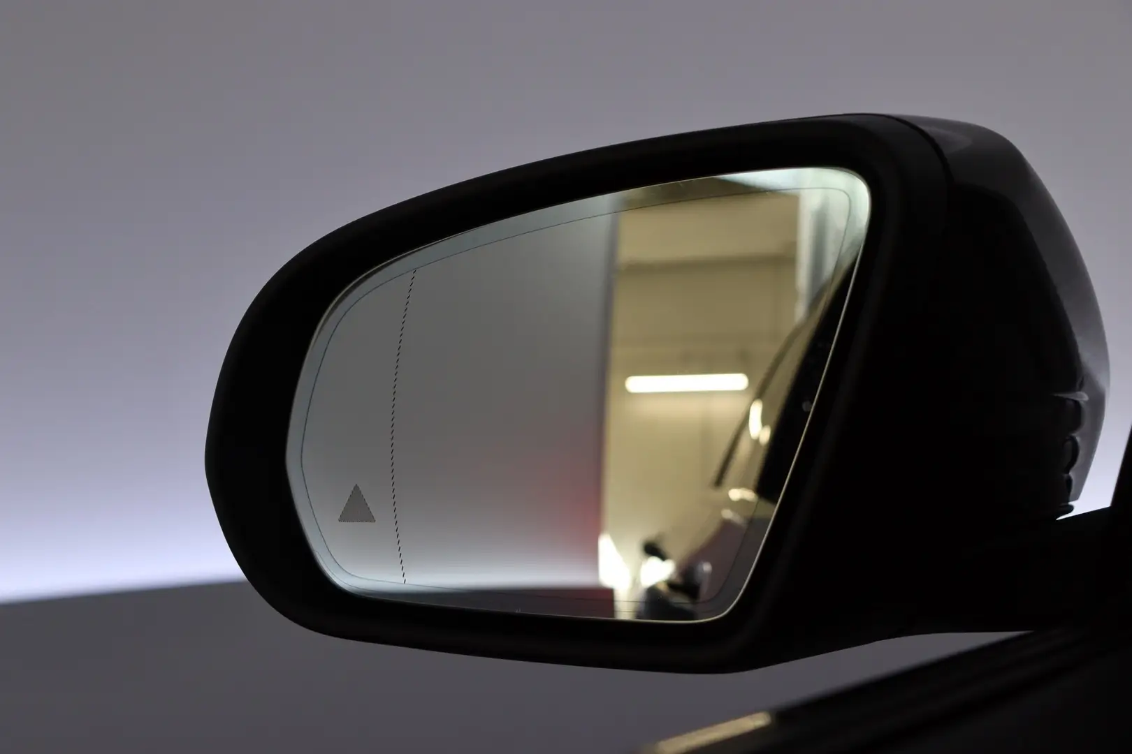 Car Image - 5Q2y6ZYCfVJ1Q4Zu5s7OWK