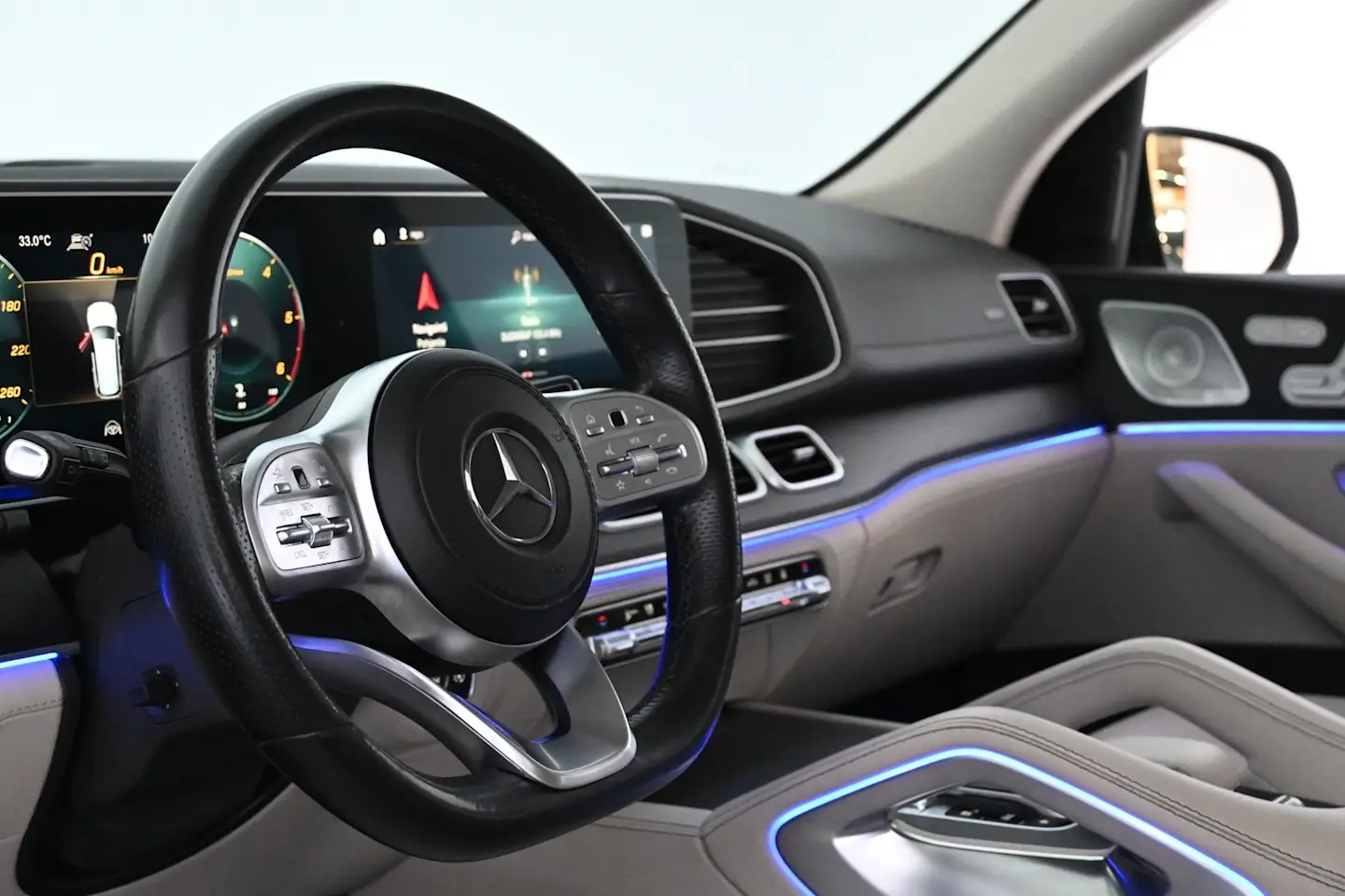 Car Image - 2Ii9moRLNbPzv5dqIkkX6B