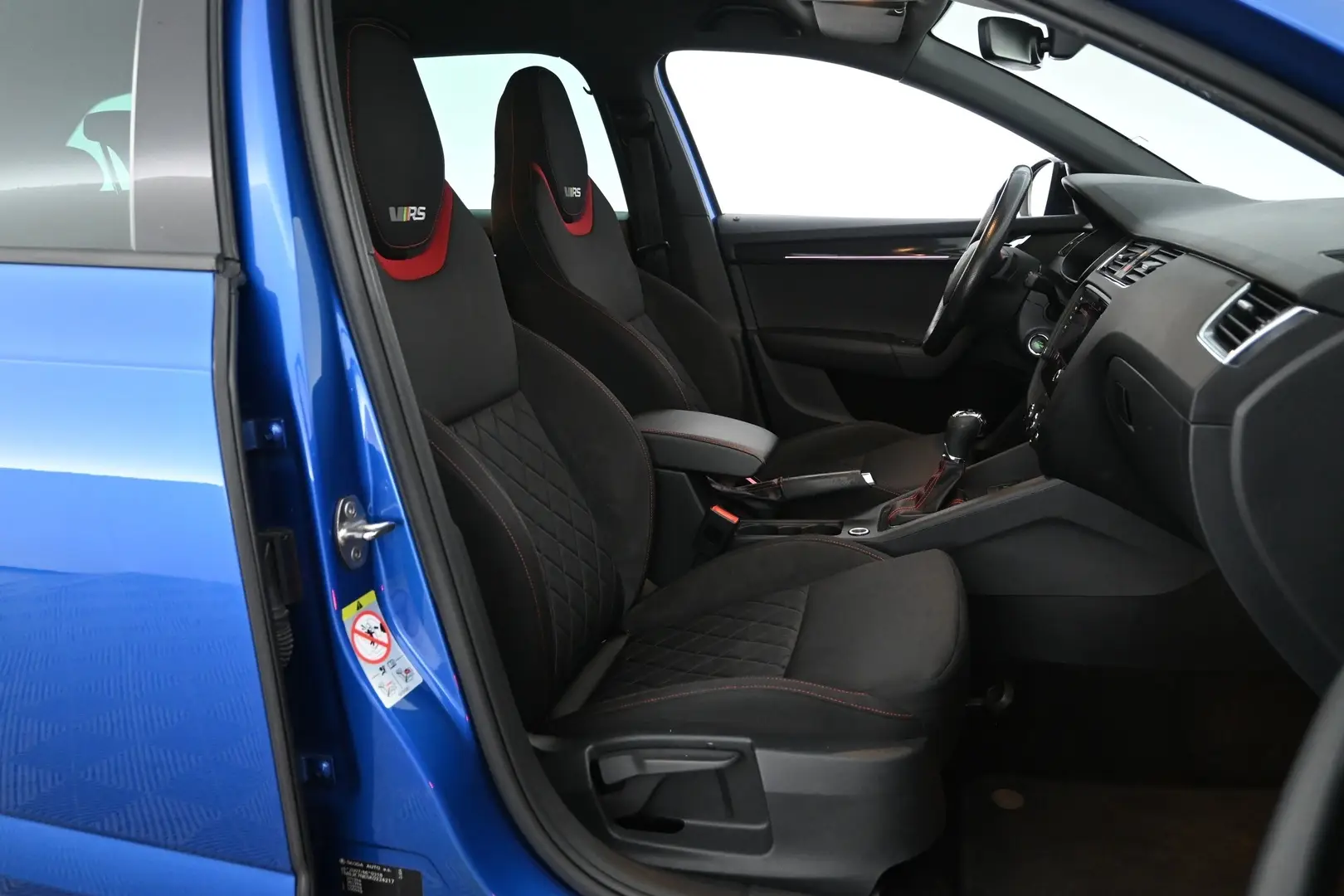 Car Image - 3NxC0Cp4jBBWg6wOfm2glD