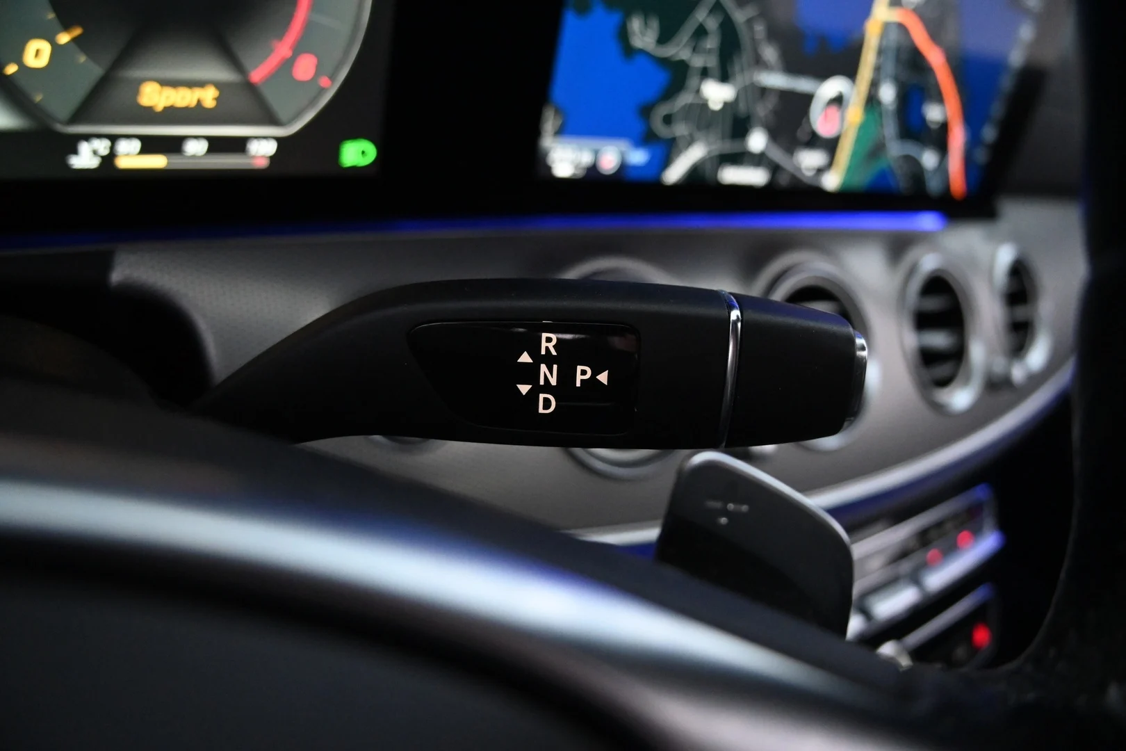 Car Image - 1zwmZhcmL3TILbGUDpH6yO
