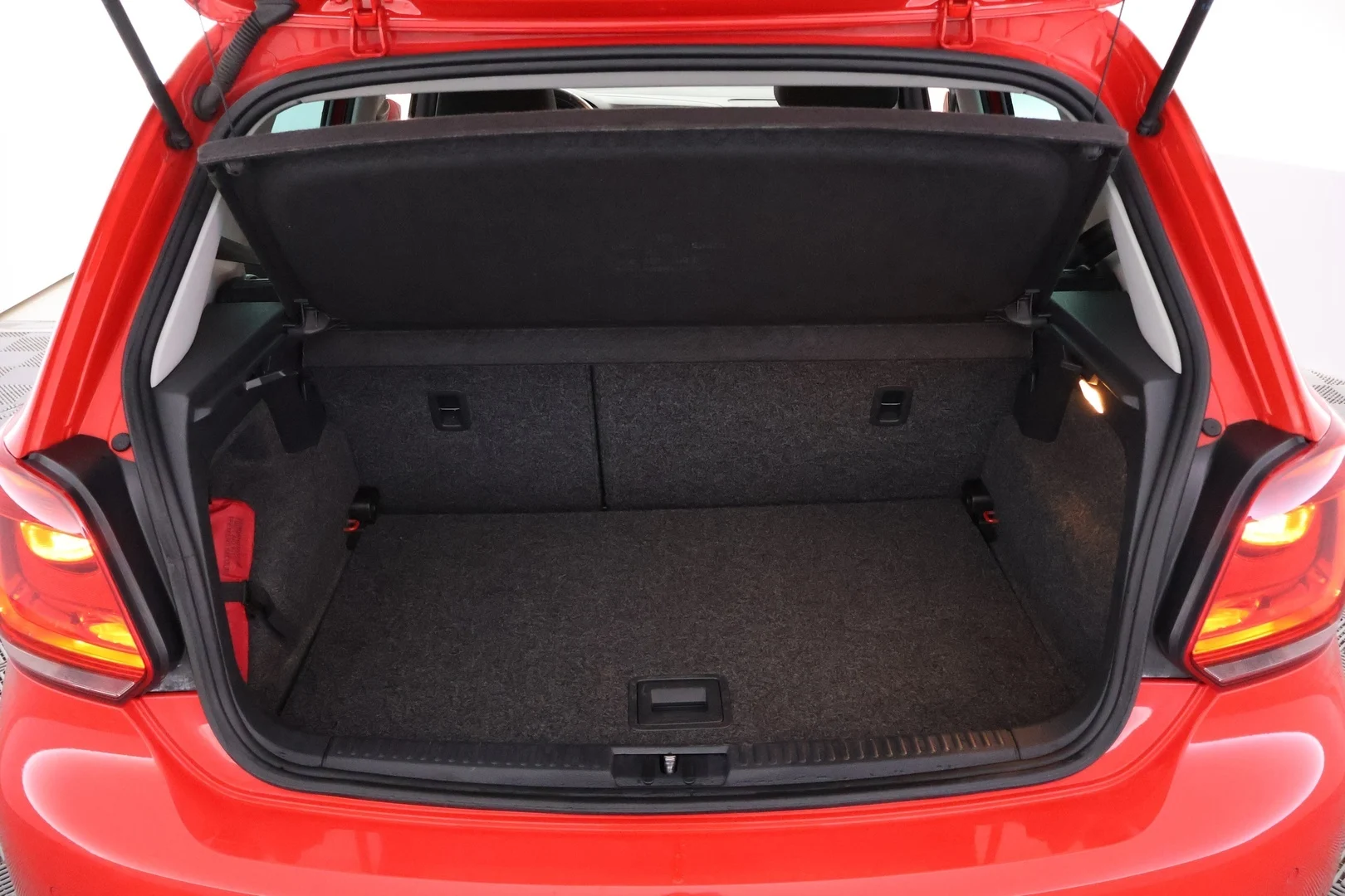 Car Image - 3Ddq0sScoj50yTz10Vwi2Y