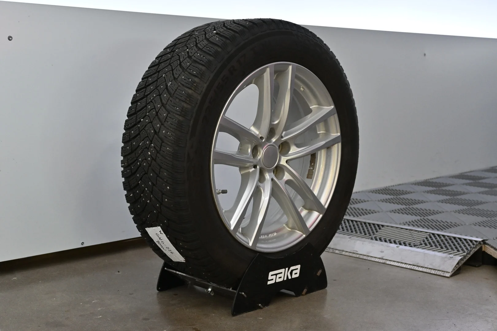 Car Image - 3BEKXkOLrhfs5hu6STfQ7P