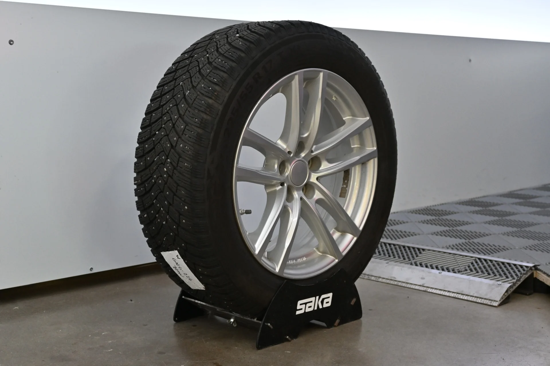 Car Image - 3BEKXkOLrhfs5hu6STfQ7P