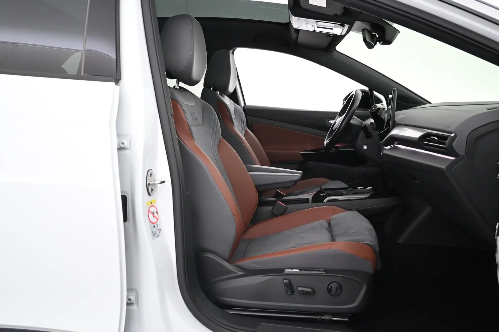 Car Image - 2zemJ5N9v2VnHOfmUE92da