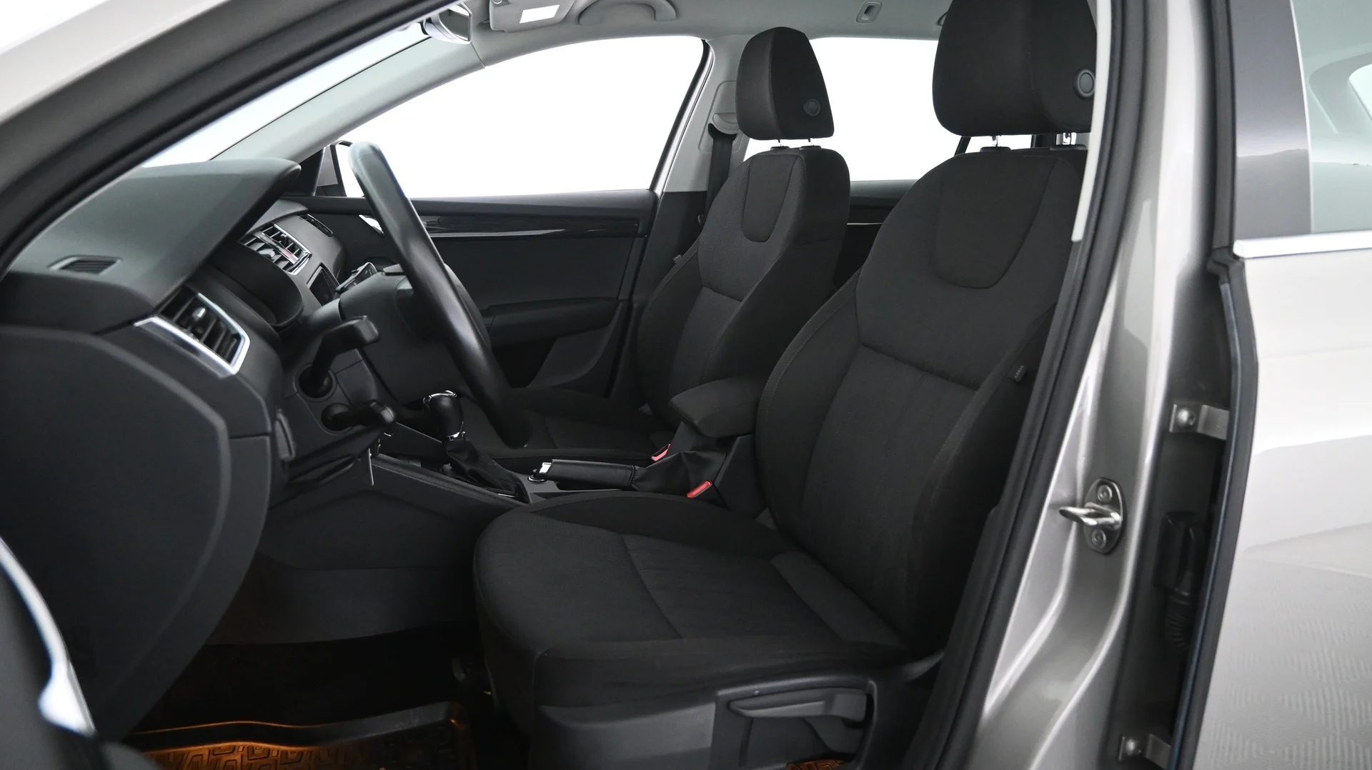 Car Image - 7mJWKFy4sFZvLzBu7ZizQE