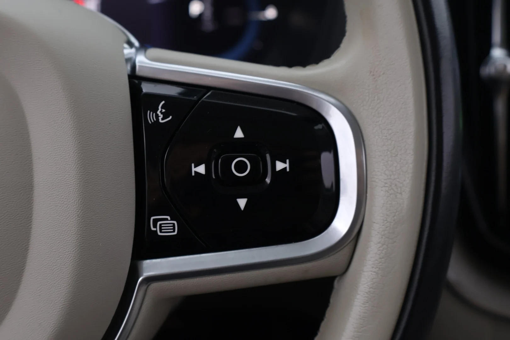 Car Image - 2gh5m7Zke3GVRXXq6XakXQ