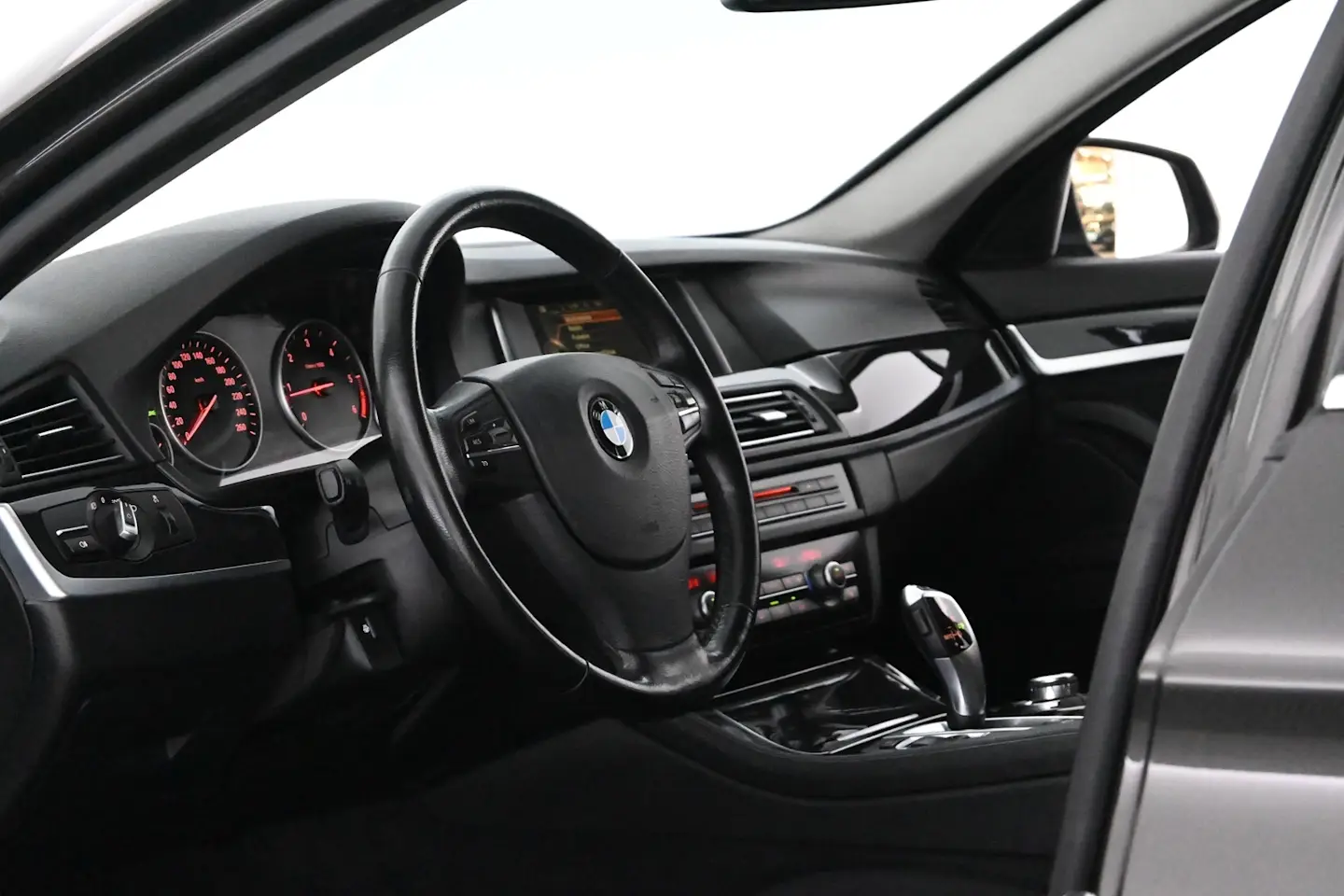 Car Image - 1u9MWJVRfTEb78Ipej3wOb