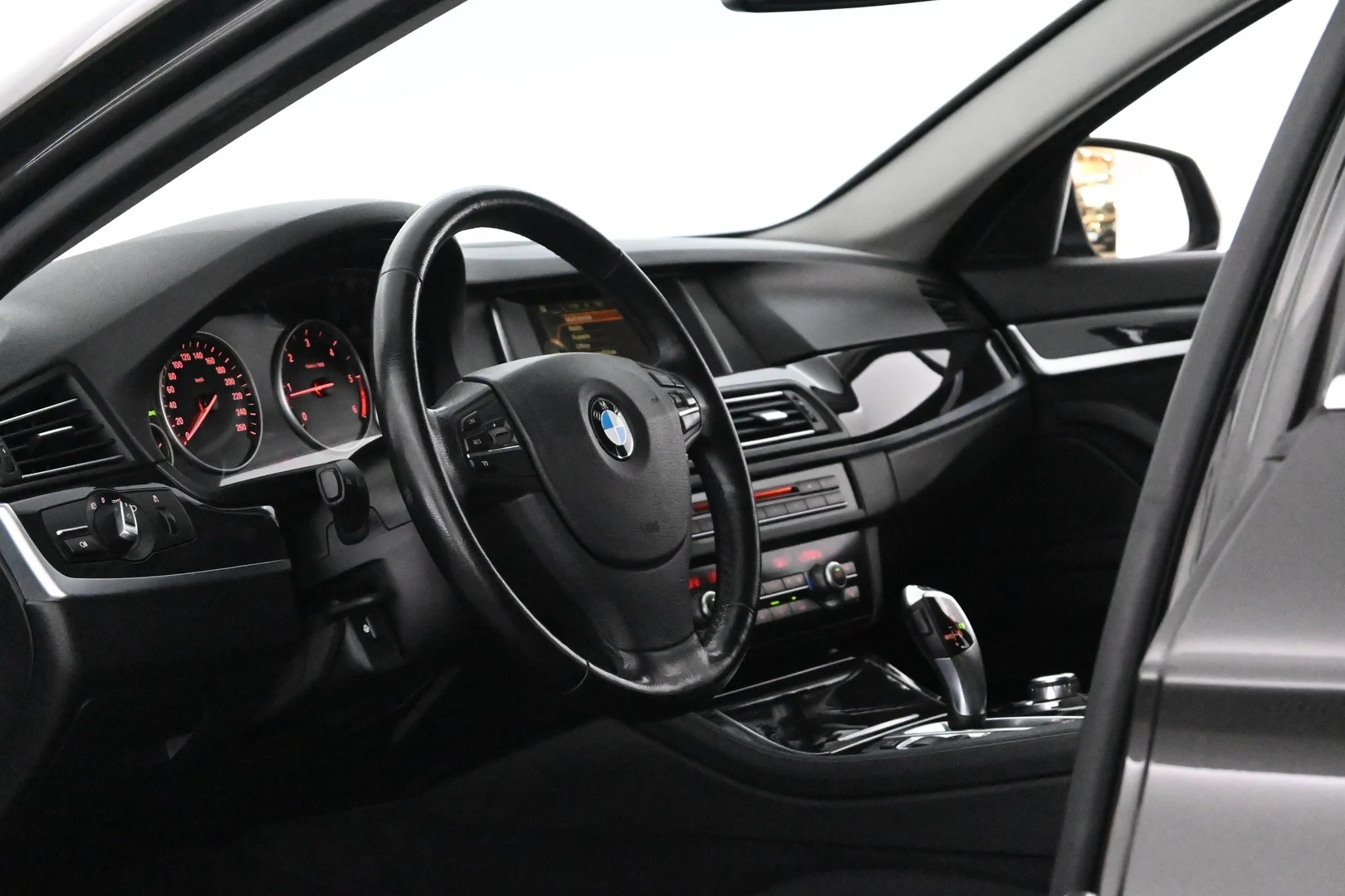 Car Image - 1u9MWJVRfTEb78Ipej3wOb