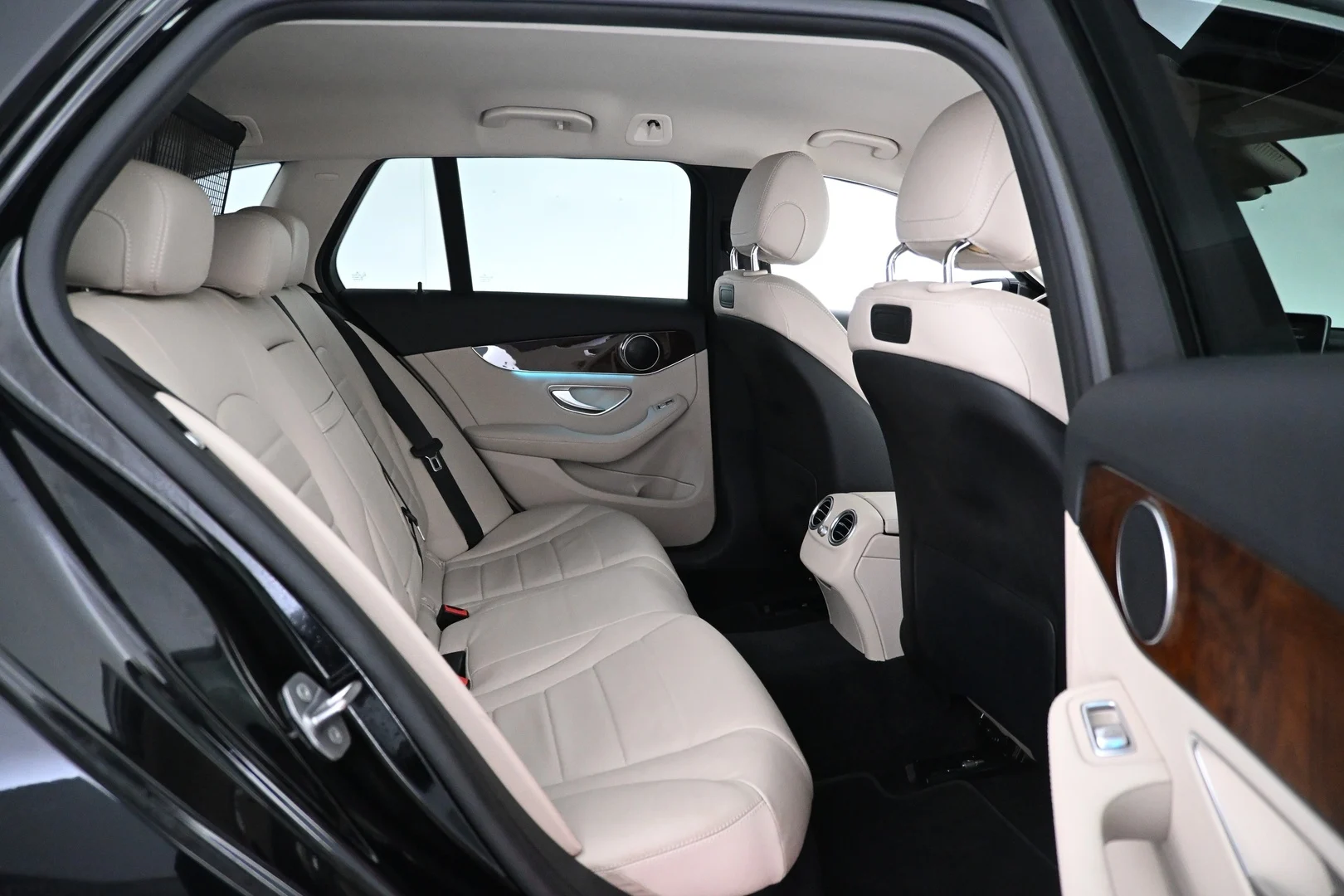 Car Image - 6cw62LnKHj7q0dgMBBwmOS