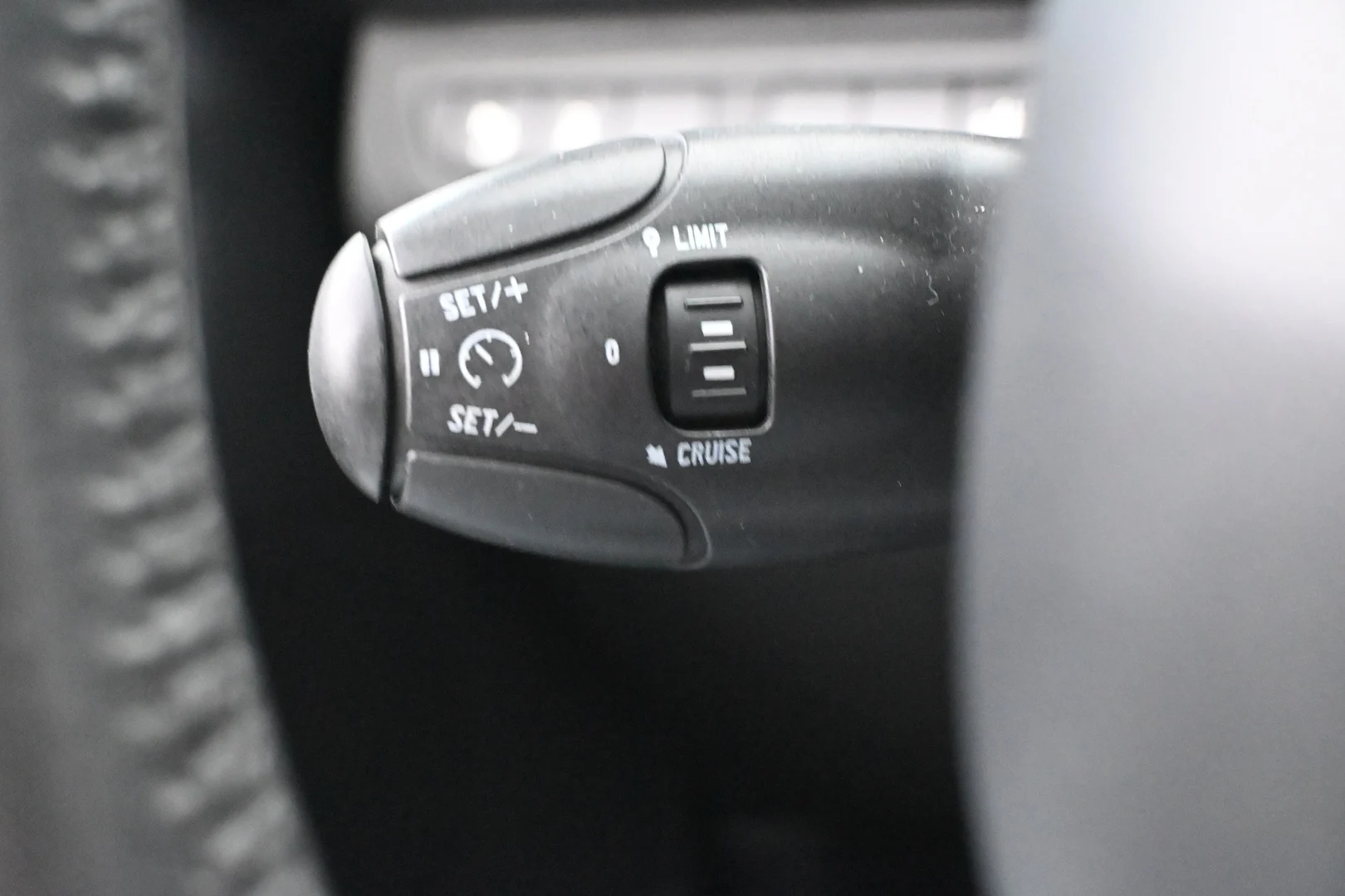 Car Image - 6khP1Ru71VbpIbLJ4Sx04C