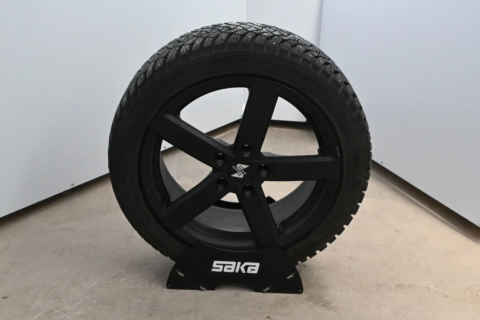 Car Image - 3MGzJsvGlkVOrc7hf8gCWB