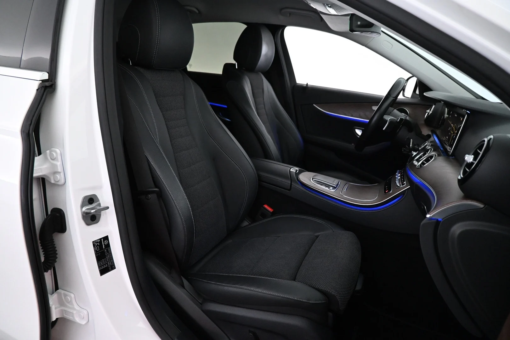 Car Image - cV21rw9ZcwMMvvnuxYtfL