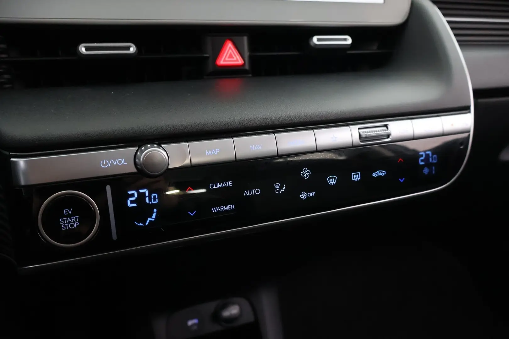 Car Image - 7F1nyAcoVd5ydqUq8I9G6S