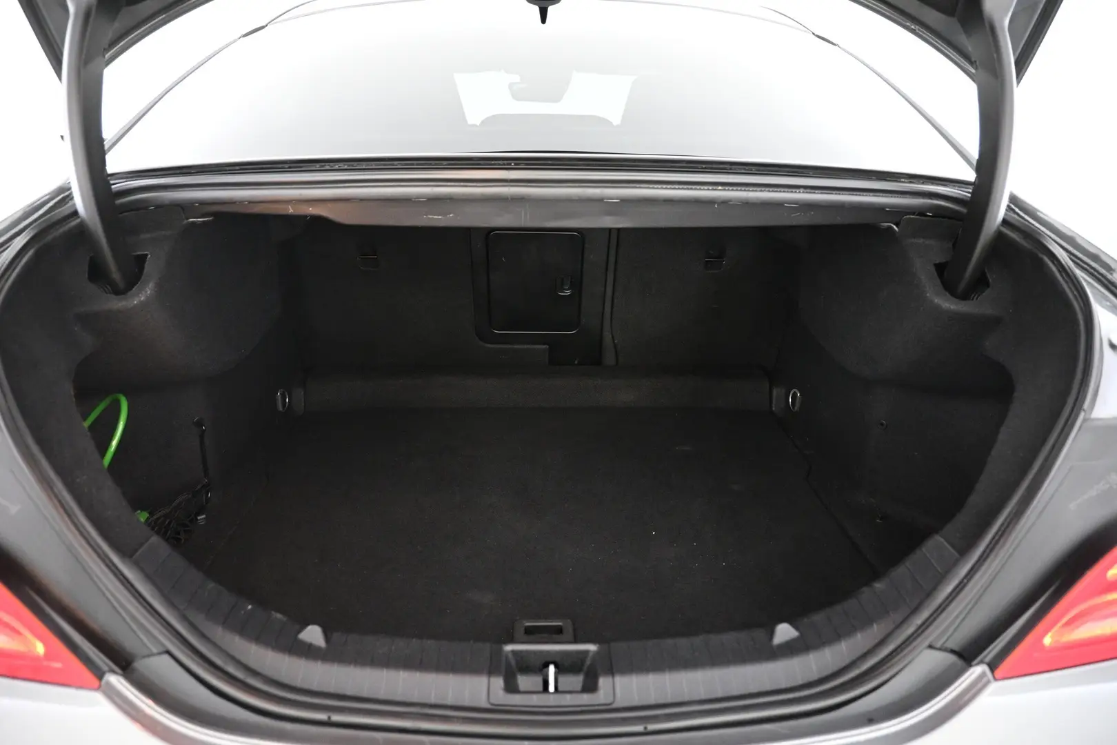 Car Image - 2SwKqRcRaUFfAt1ioTcqmF
