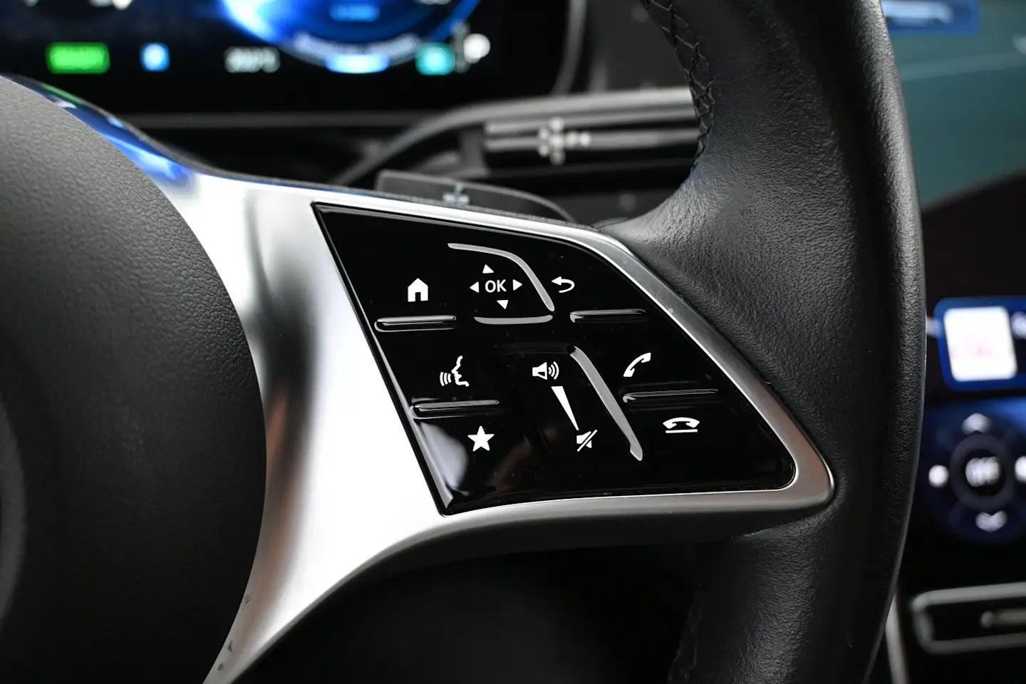 Car Image - 2U7ScRCSQmsp7F7KSw8smv