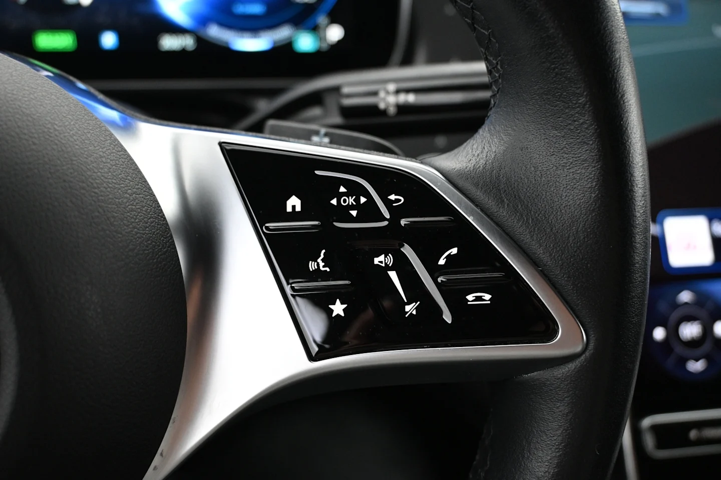 Car Image - 2U7ScRCSQmsp7F7KSw8smv