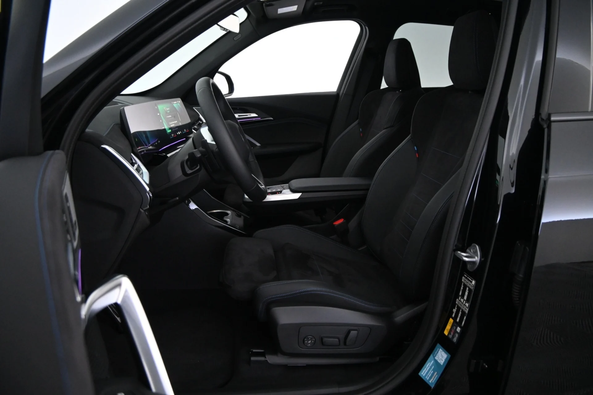 Car Image - 5vb3LWOwoHeMgRoJ5xcKcq