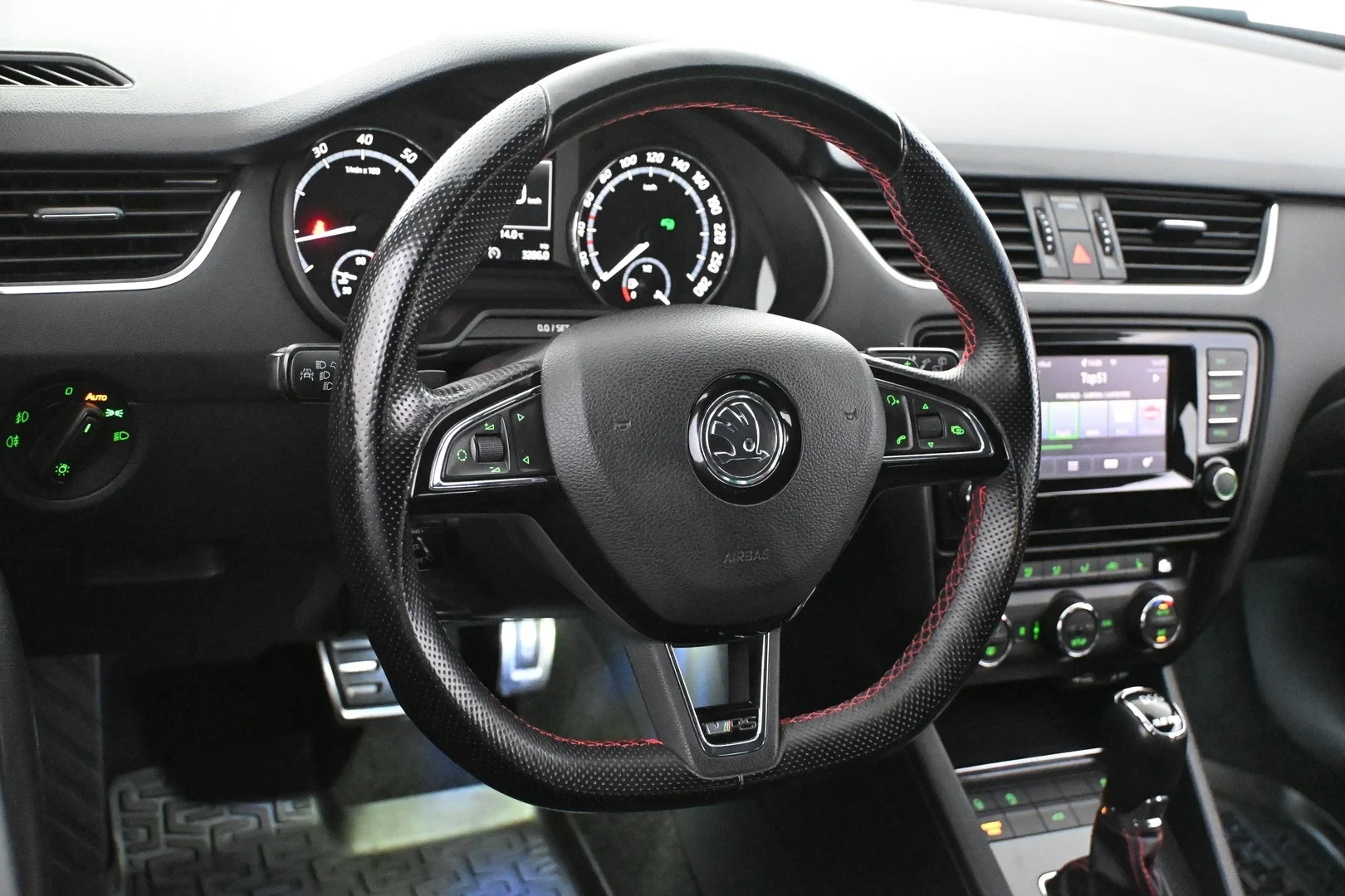 Car Image - 7Ja9eFGuzb70XBAgaMLuql