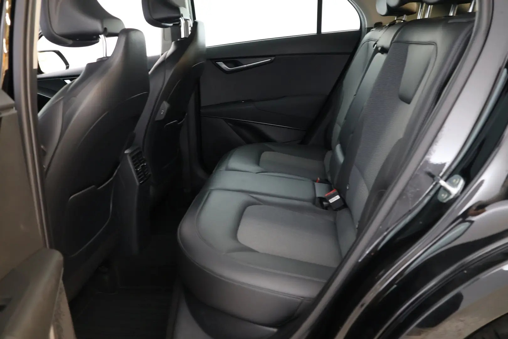 Car Image - 2QgLjPWQxruaf6wF6aLM5o