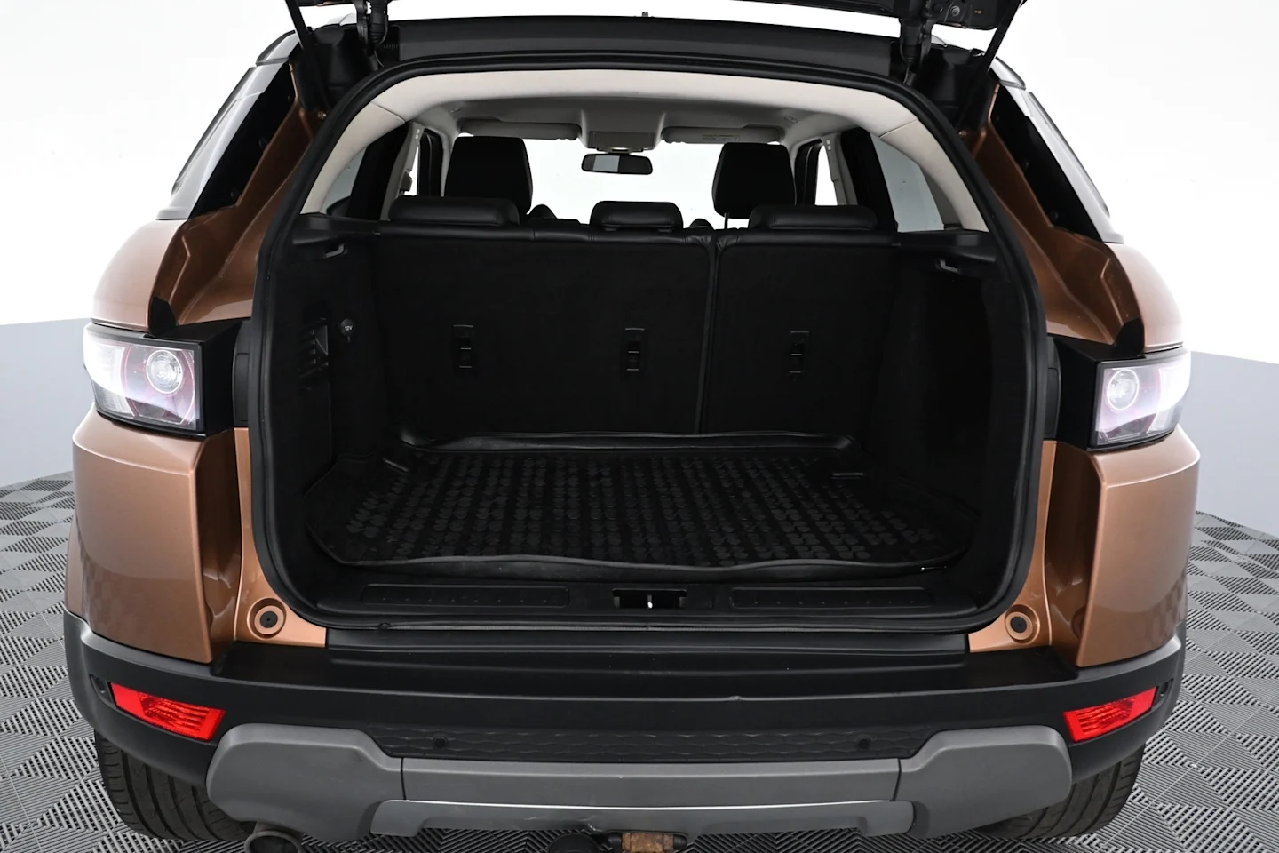 Car Image - 7I97MNOkSkvTVElPhAz6TJ