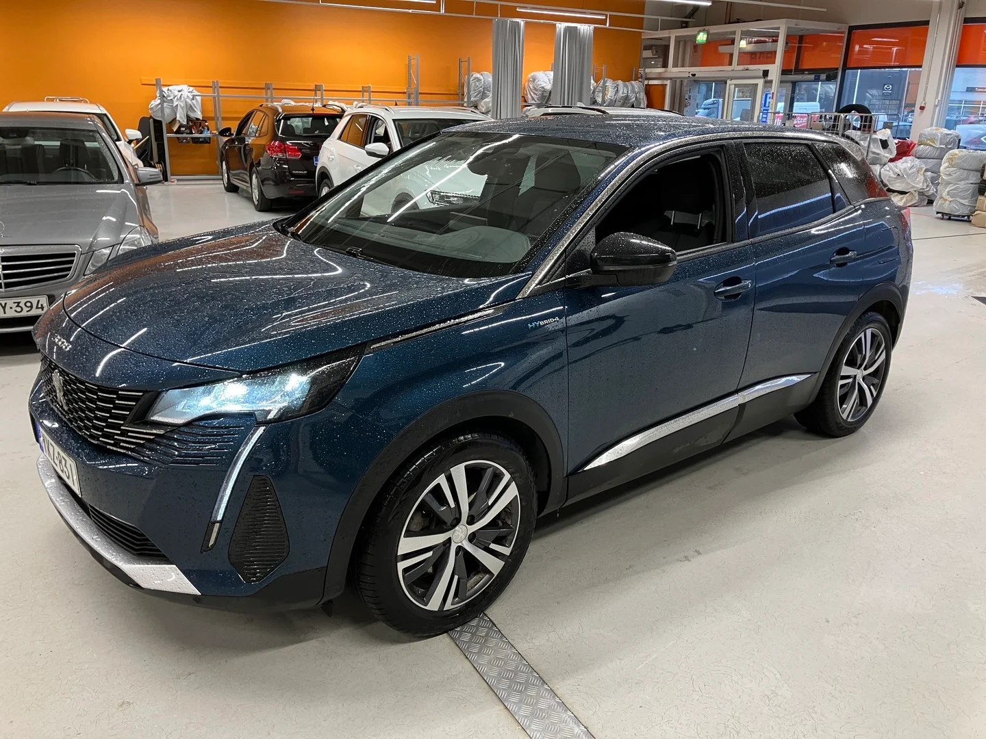 Car Image - 6z16CBQb0BcGlgNVDB6sTU