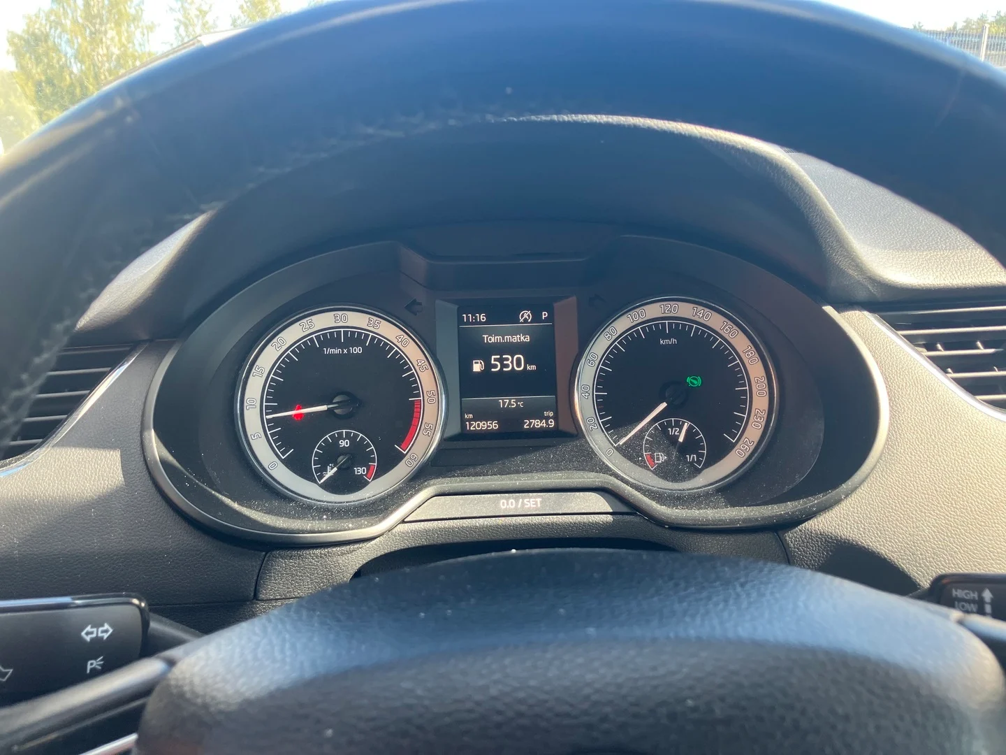 Car Image - 6Wi0IzmUYYn4NZwi6ZUrgv