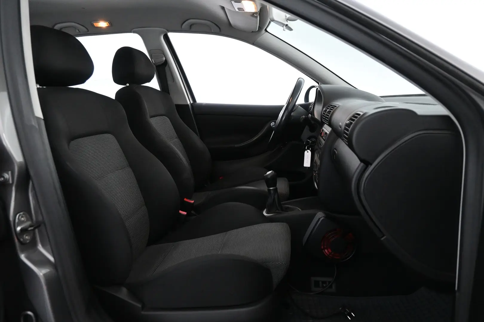 Car Image - 5ggEWI5lW3t7jYjBllg6fs
