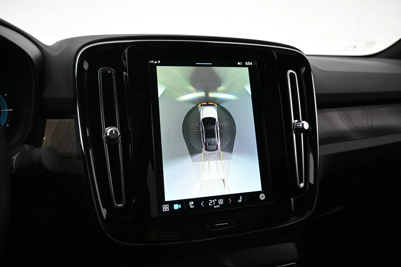 Car Image - 2KMtdDQWQxyVx5PM4By2IC