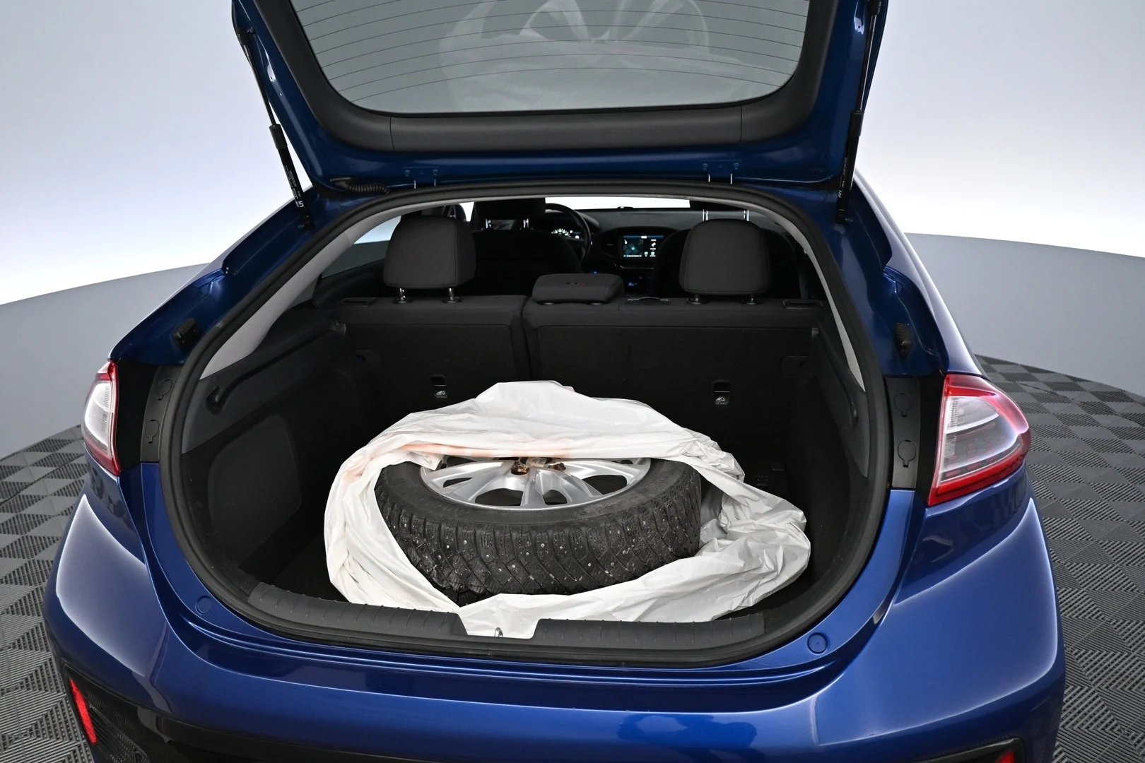 Car Image - 6Q2OHRnDxL6WvUp75AEFk6