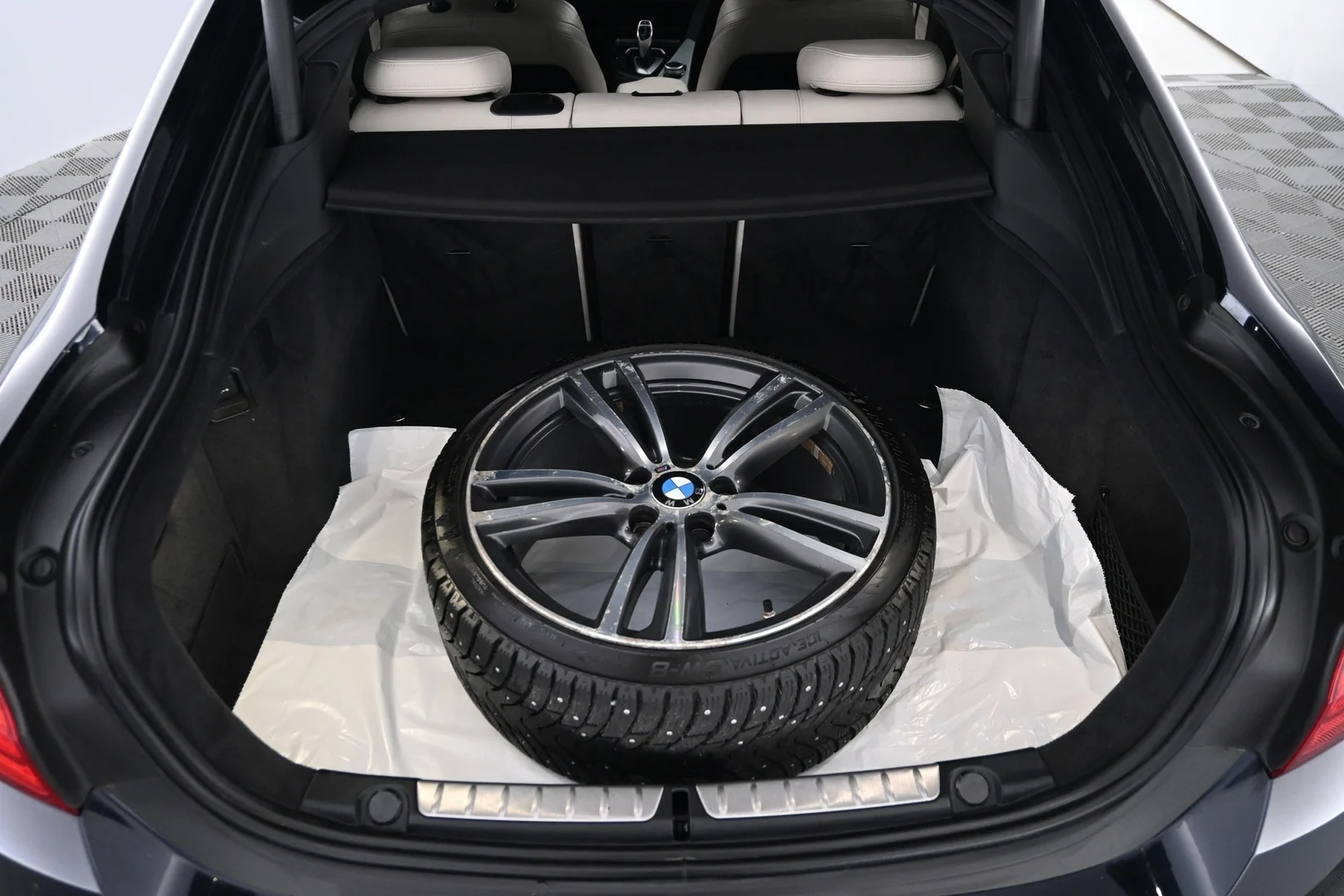 Car Image - hEmqSRpPWNNB0my0hET8H