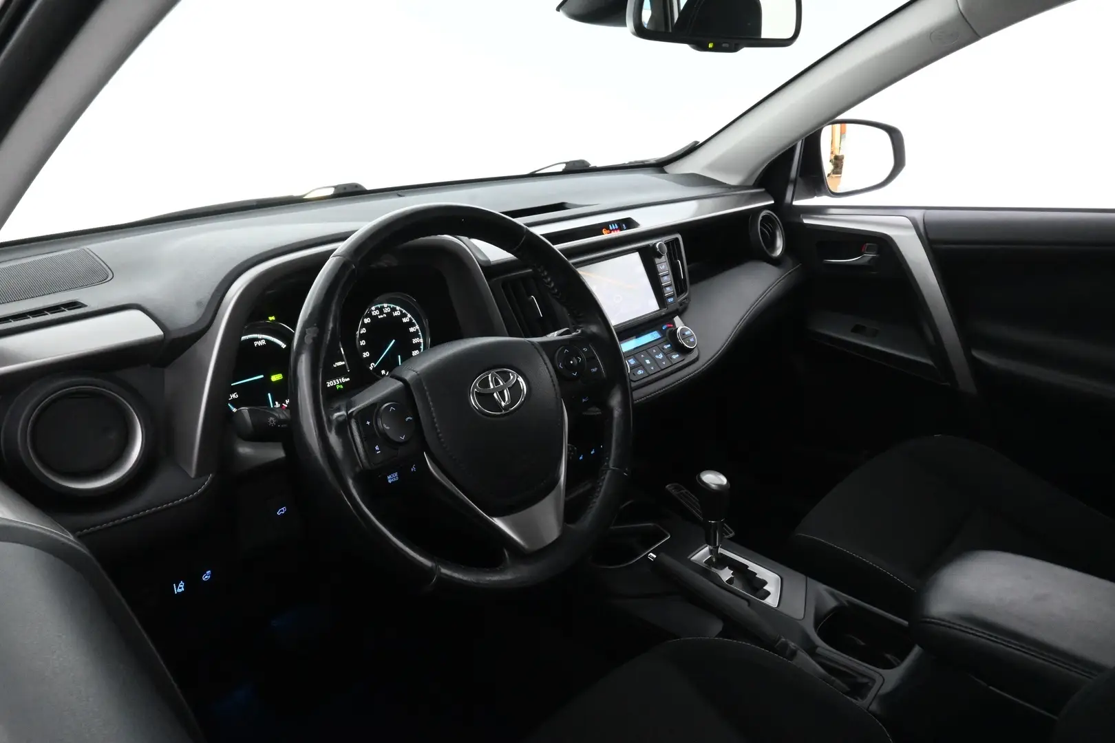 Car Image - 3R9uQyrhiu89yYY1yDeiW4